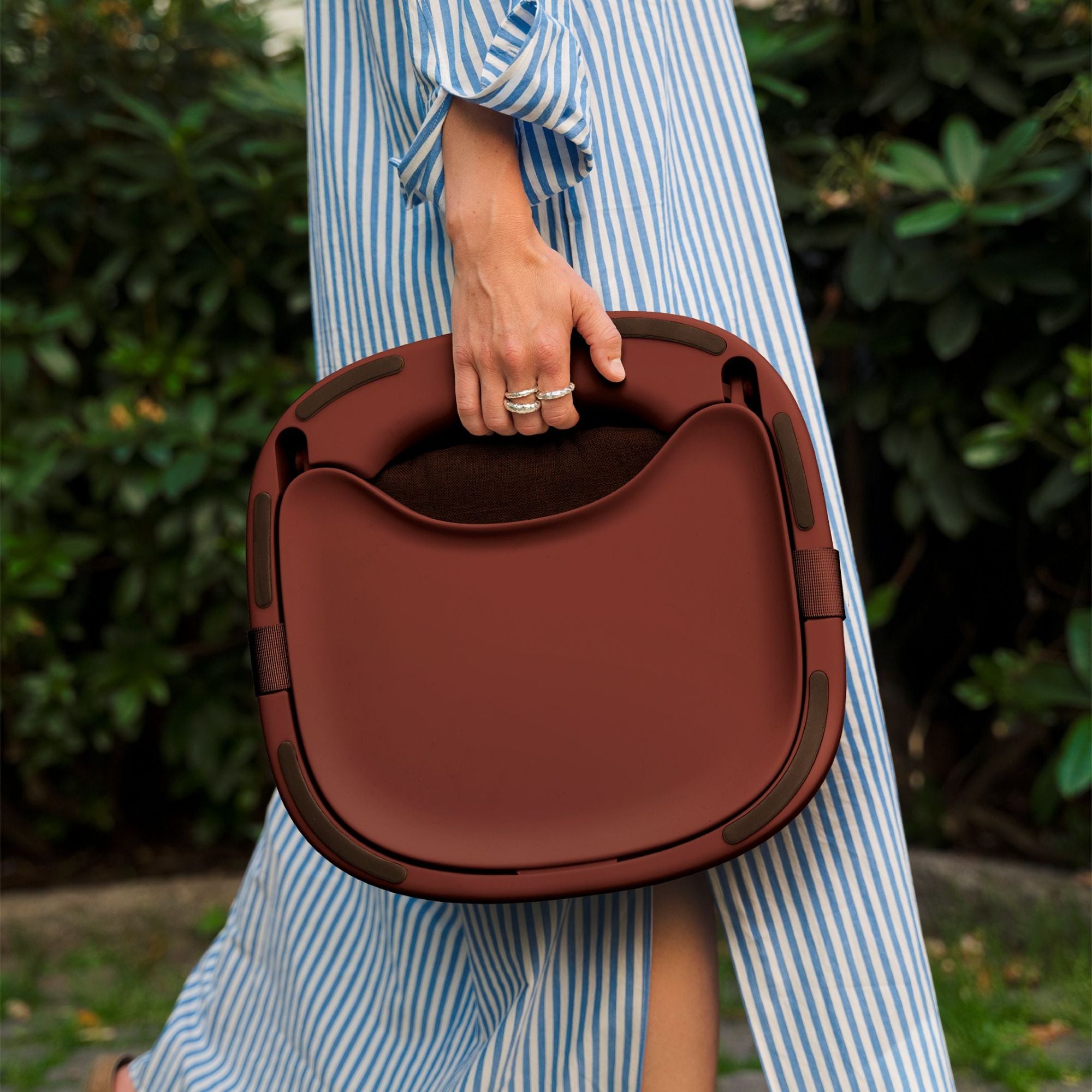 Hannie Przenośne krzesełko do karmienia Mahogany Red