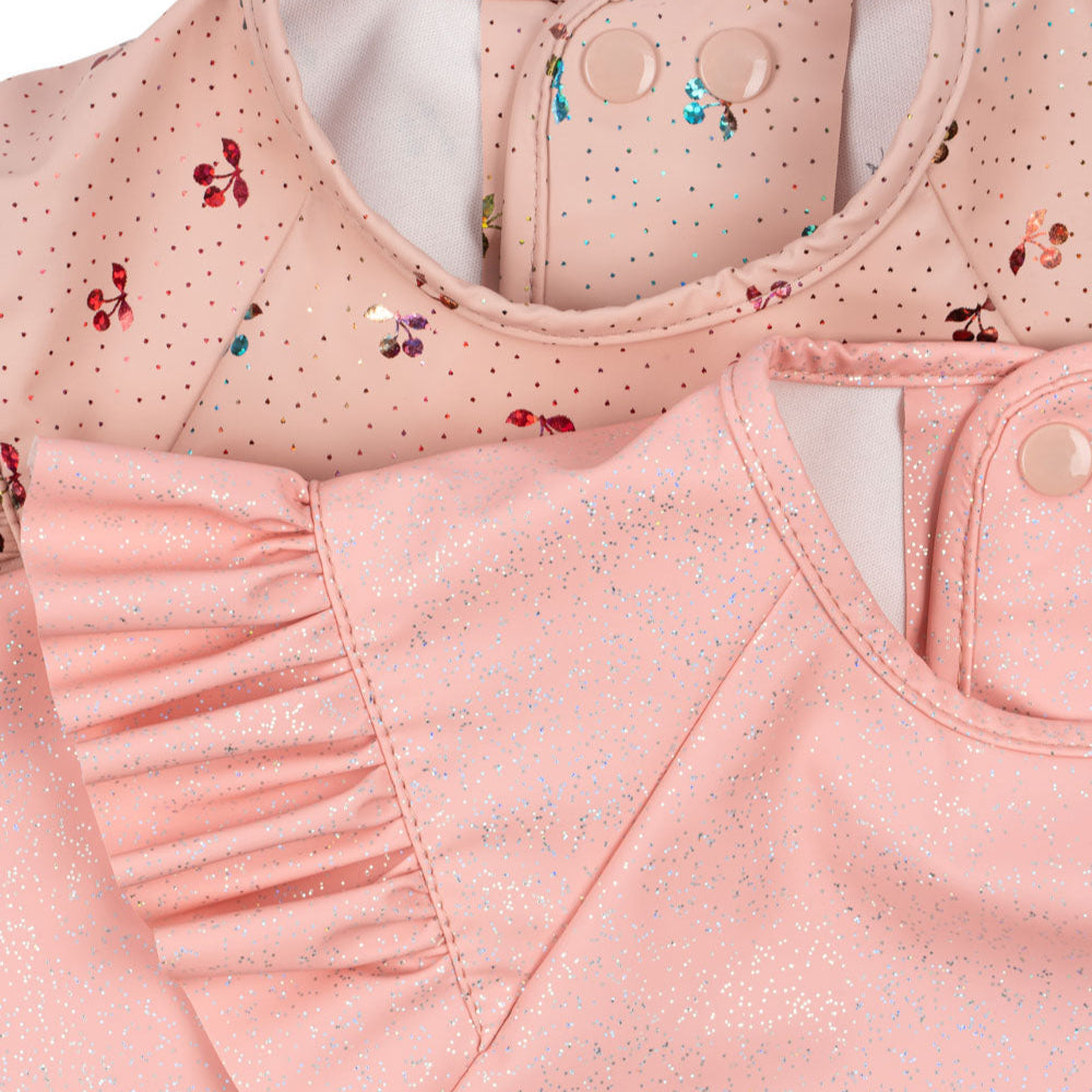 Konges Slojd Śliniak z rękawami i falbanką 2-pack Cherry Sparkle 18M-3Y