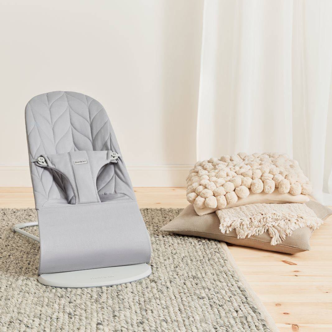 Babybjorn Leżaczek dla niemowlaka Bliss Woven Petal Quilt Jasnoszary zabawka