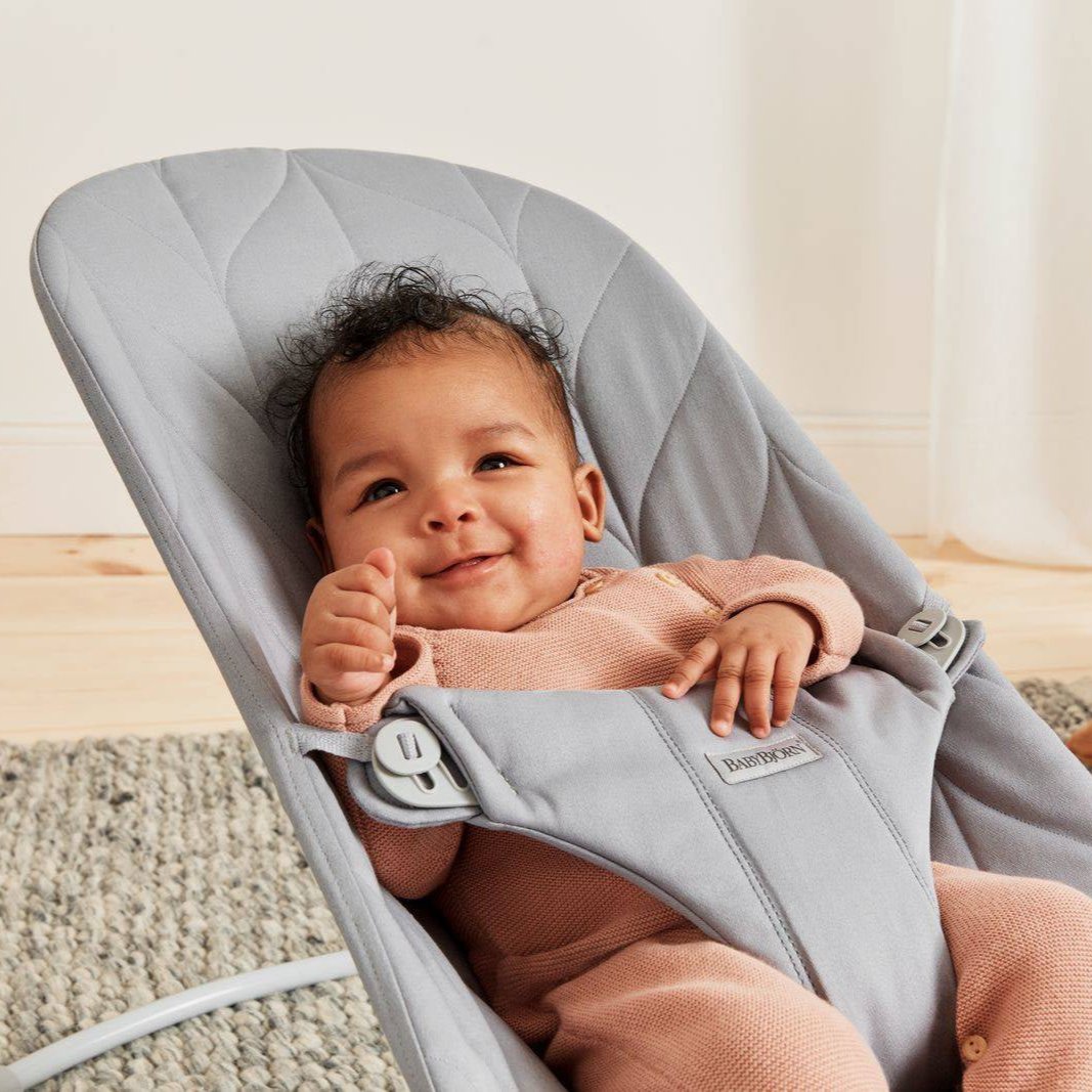 Babybjorn Leżaczek dla niemowlaka Bliss Woven Petal Quilt Jasnoszary zabawka