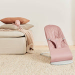 Babybjorn Leżaczek dla niemowlaka Bliss Woven Petal Quilt zgaszony róż zabawka