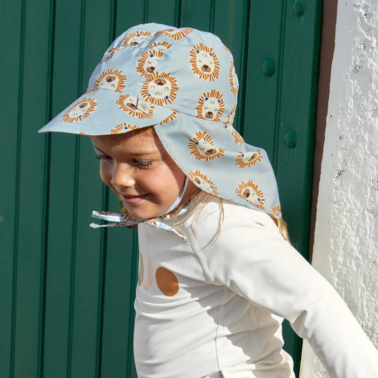 Lassig Czapka przeciwsłoneczna z daszkiem i osłoną karku UV80 Splash & Fun Lew powder blue rozm 50/51