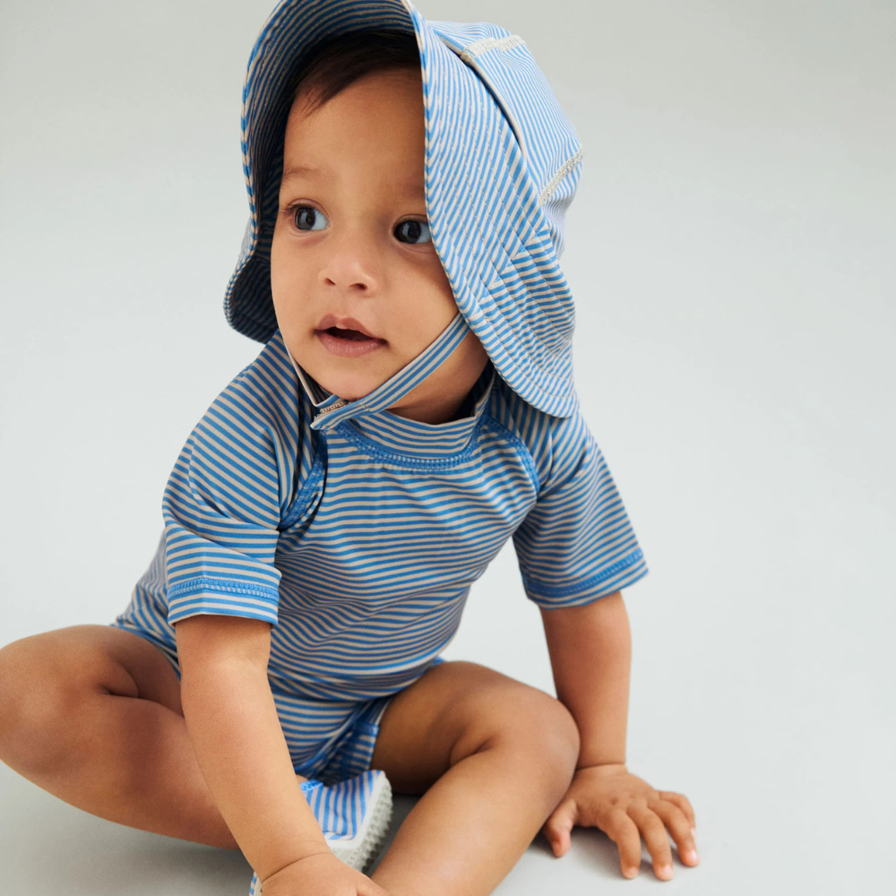 Wheat kombinezon kąpielowy z krótkim rękawem dziecięcy Cas blue swim stripe