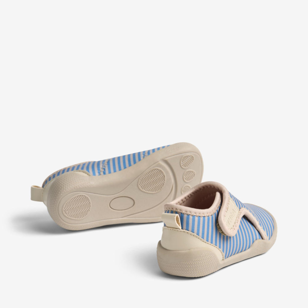 Wheat buciki plażowe dziecięce Shawn blue swim stripe