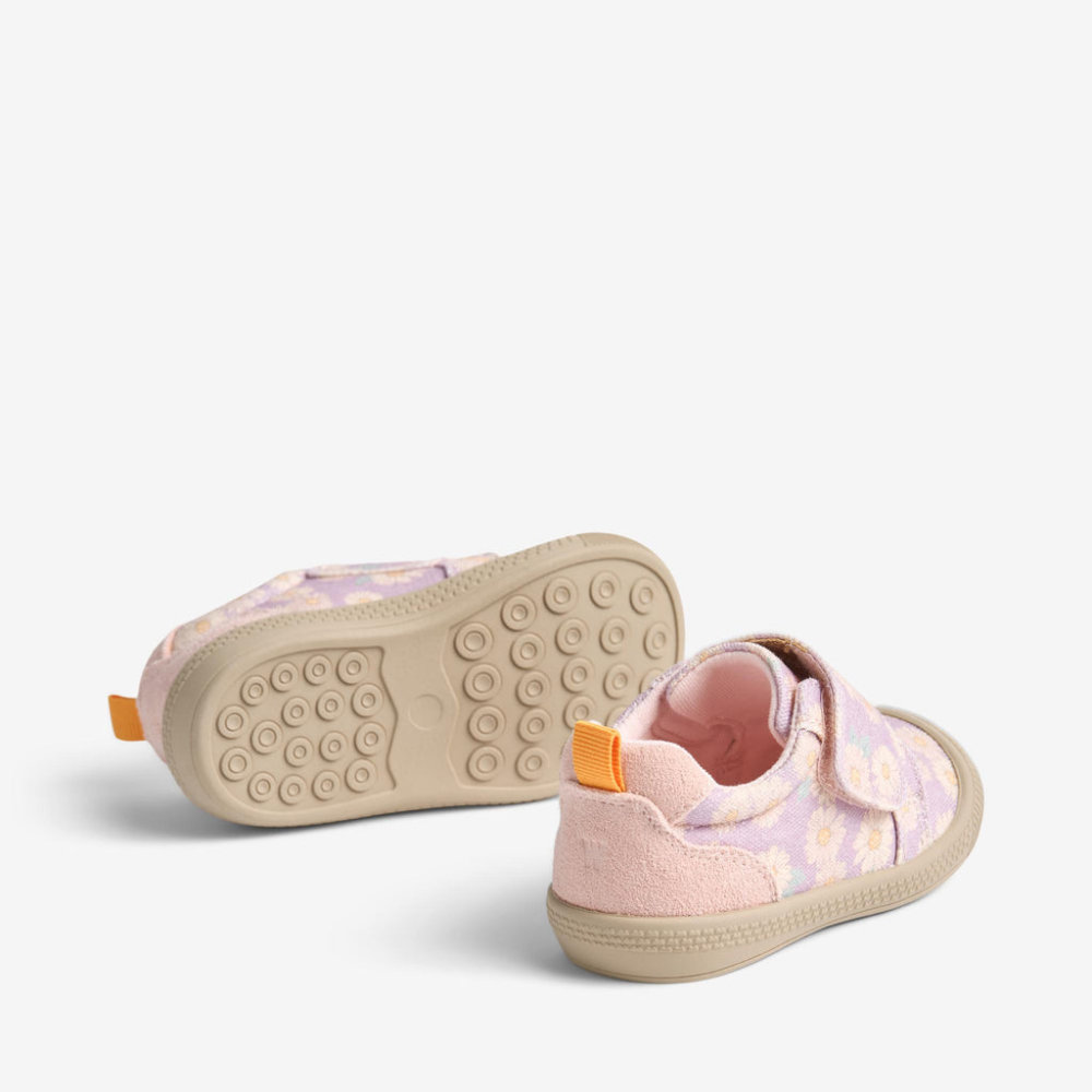 Wheat dziecięce buciki prewalker Kei lavender daisies