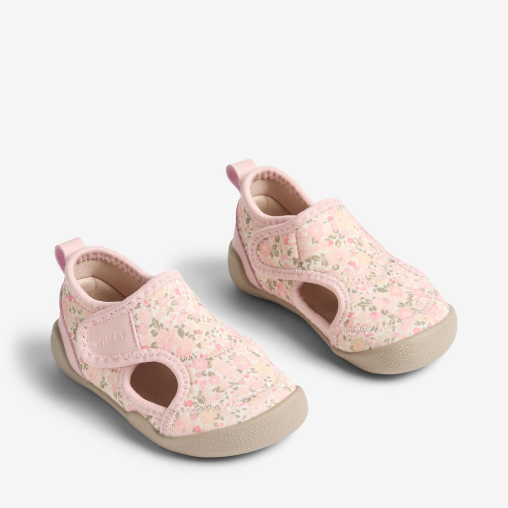 Wheat buciki plażowe dziecięce Swirl ivory flower meadow