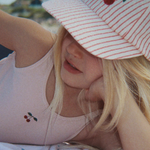 Konges Slojd Czapka z daszkiem z kokardą Ellie Amour Stripe