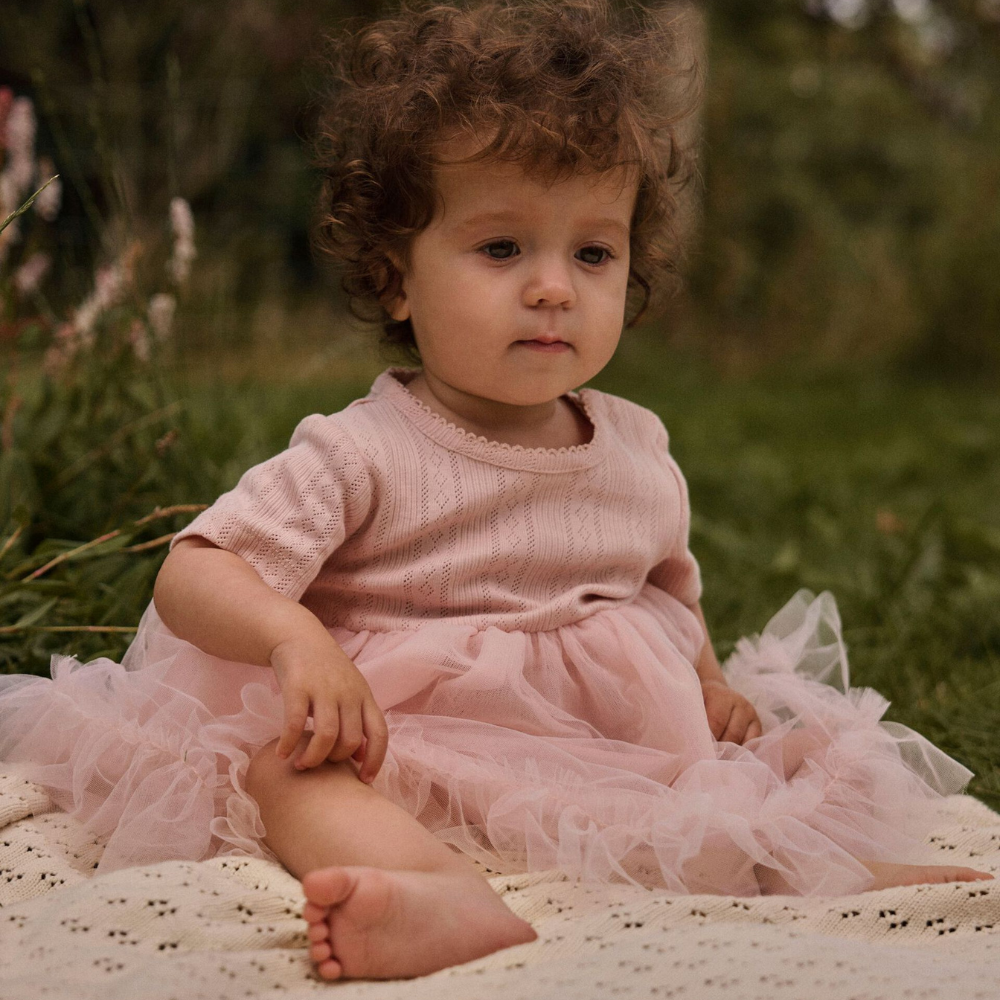 Lil' Atelier Sukienka z body i tiulowym dołem Peach Whip NBFFANELLA