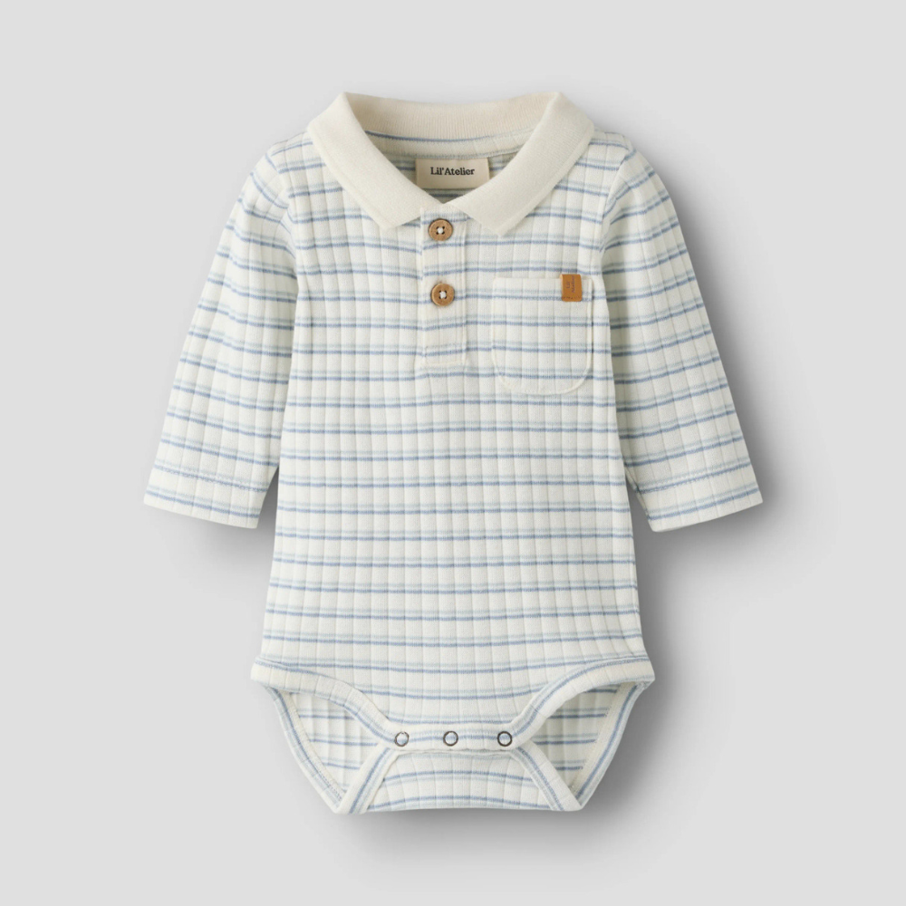 Lil' Atelier body z kołnierzykiem polo Slim Coconut Milk Dusty Blue NBMHALDUR