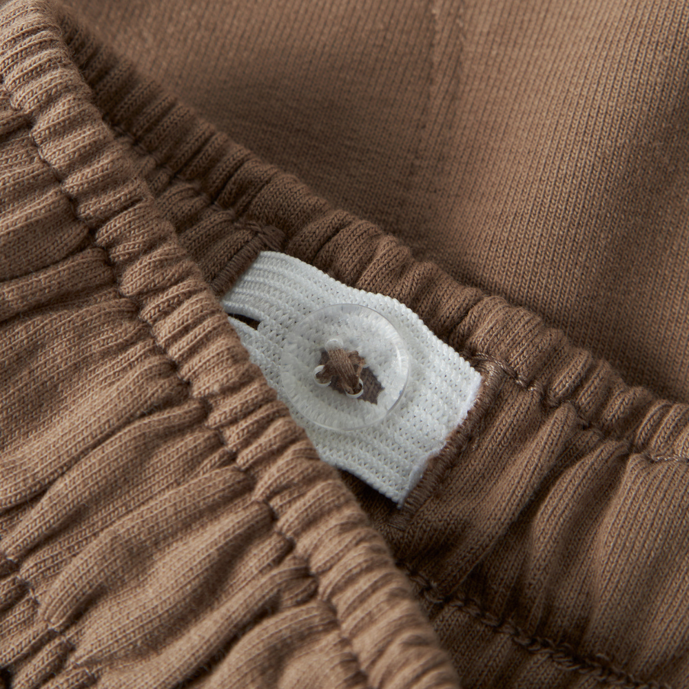 Lil' Atelier dresowe krótkie spodenki dziecięce Coca Mocha NMNOMAS