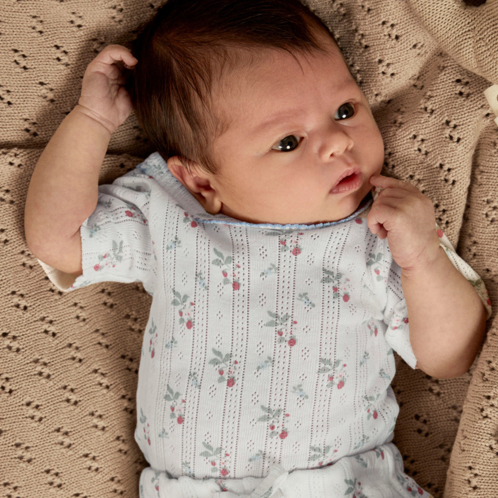 Lil' Atelier body z krótkim rękawkiem Duna Slim Coconut Milk Strawberry NBFRACHELLO