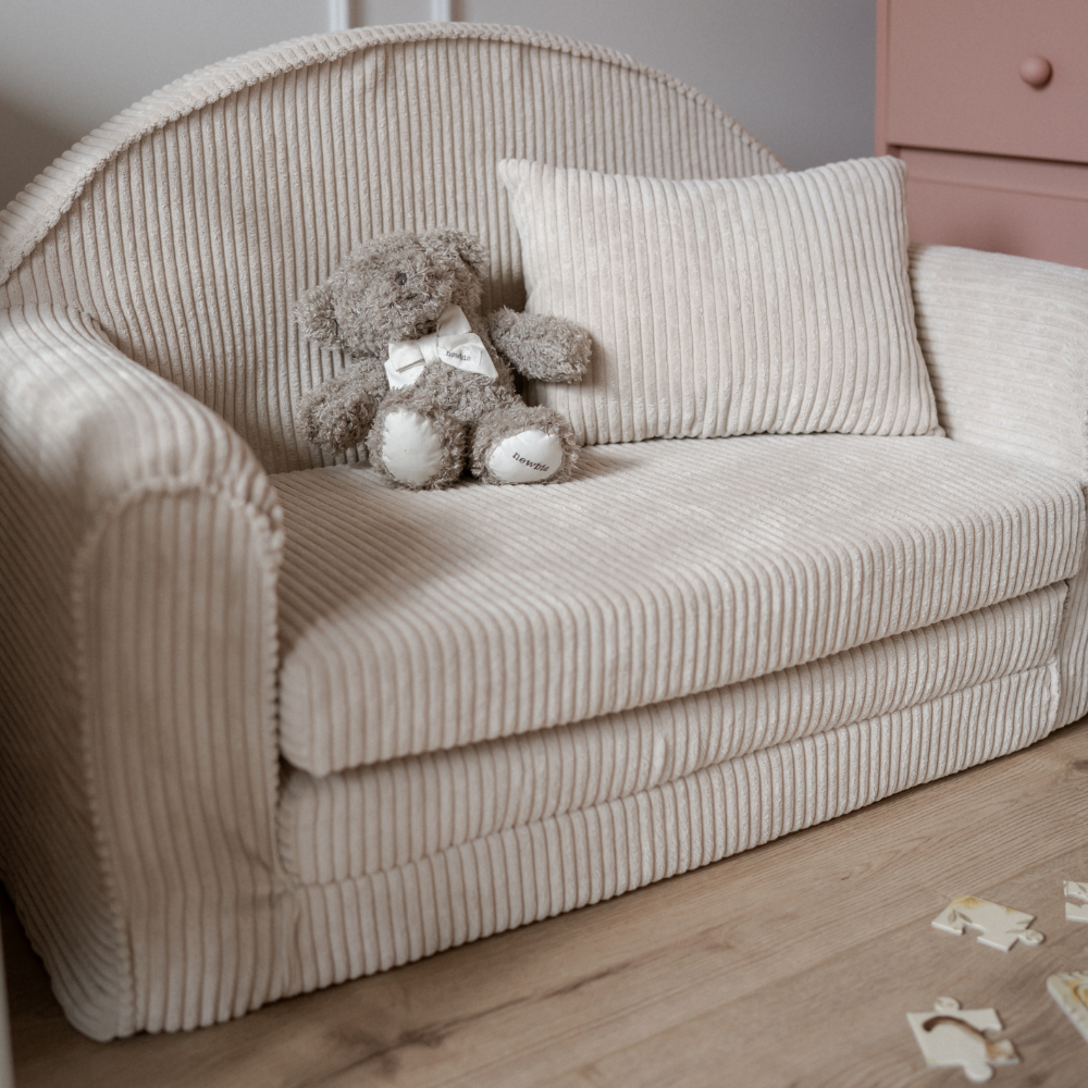 Muzpony Sztruksowa rozkładana mini sofa dziecięca Off White