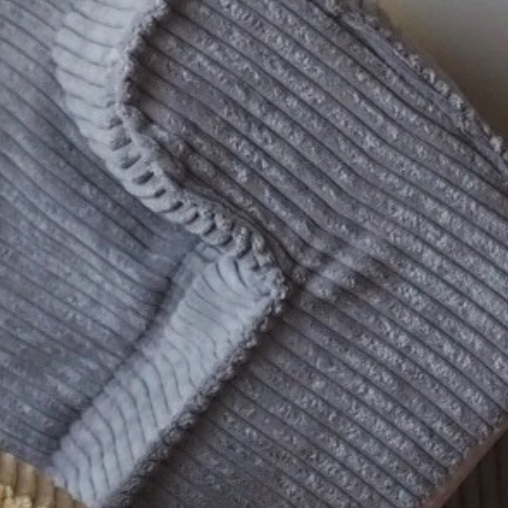 Muzpony Sztruksowa rozkładana mini sofa dziecięca Blueberry Grey
