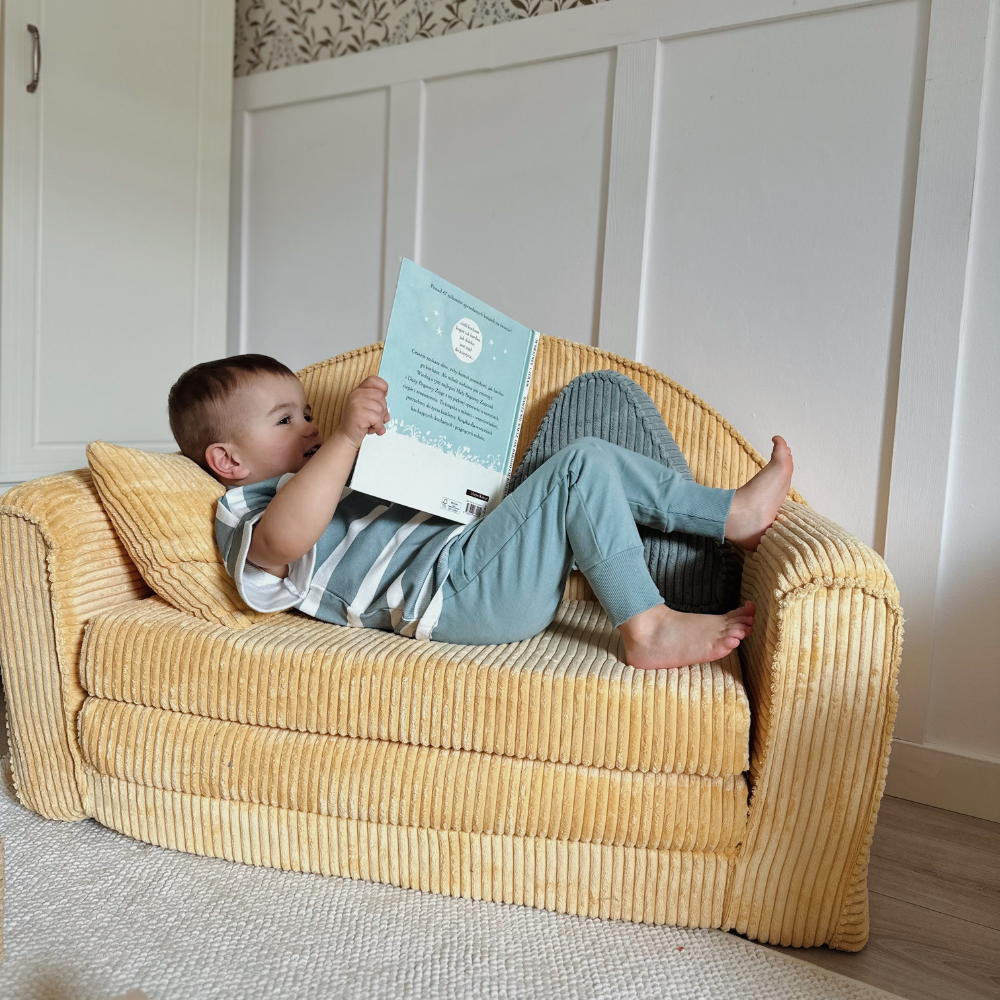 Muzpony Sztruksowa rozkładana mini sofa dziecięca Sandy Yellow - Personalizacja
