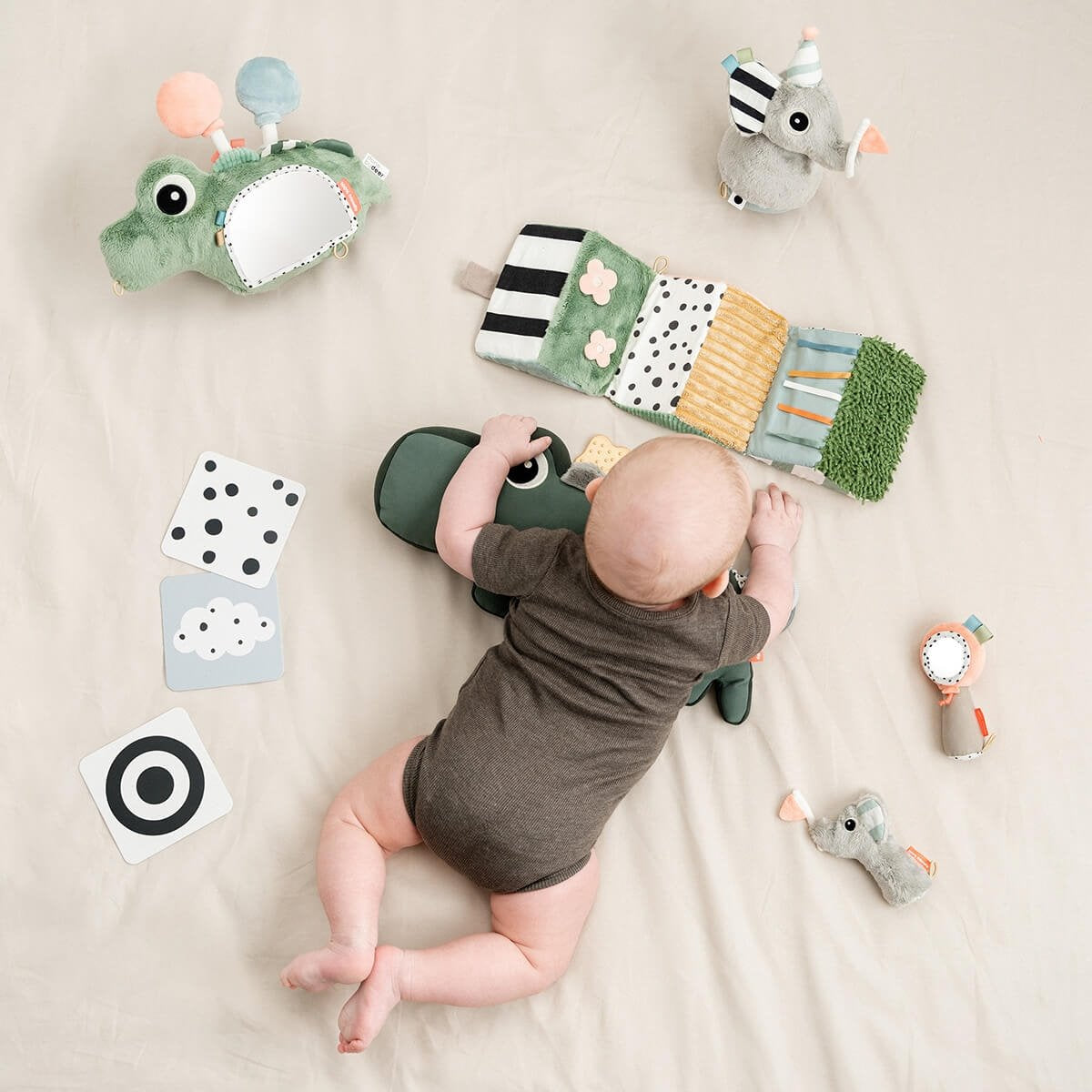 Done by Deer Lusterko Stojące dla niemowlaka Croco Green