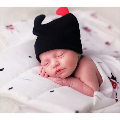 Lullalove Czapeczka dla maluszka MRB z uszkami i emblematem 4-9 m-cy
