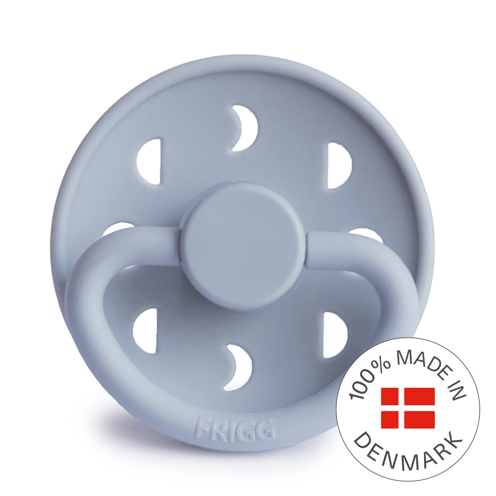Frigg Smoczek dla niemowlaka silikonowy okrągły Moon Powder Blue 6m+