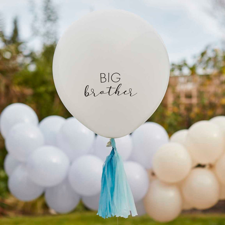 Gingerray balon lateksowy Big Brother Balloon with Blue Tassels