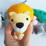 Little Big Friends Maskotka z grzechotką Lew Jackson - 4kidspoint.pl