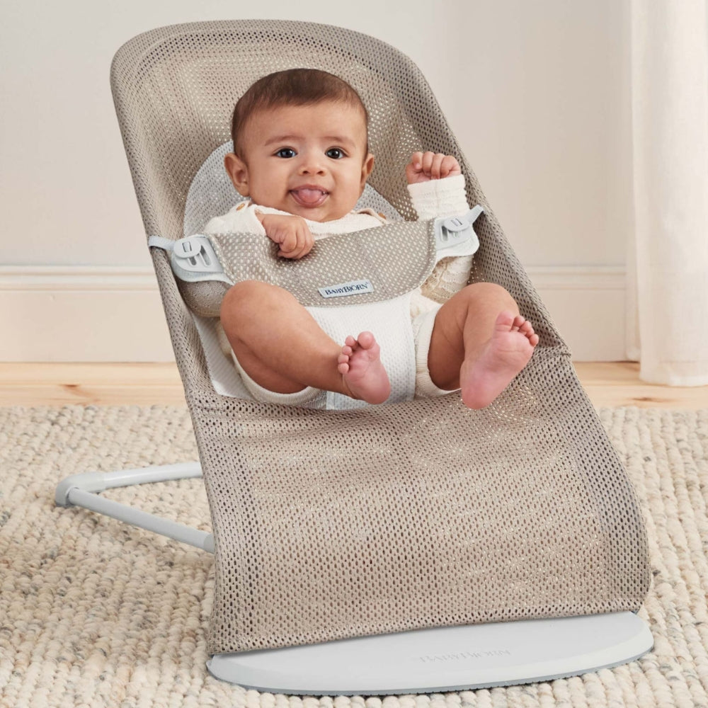 BABYBJORN Leżaczek dla niemowlaka BALANCE SOFT MESH Szary Beż/Biały
