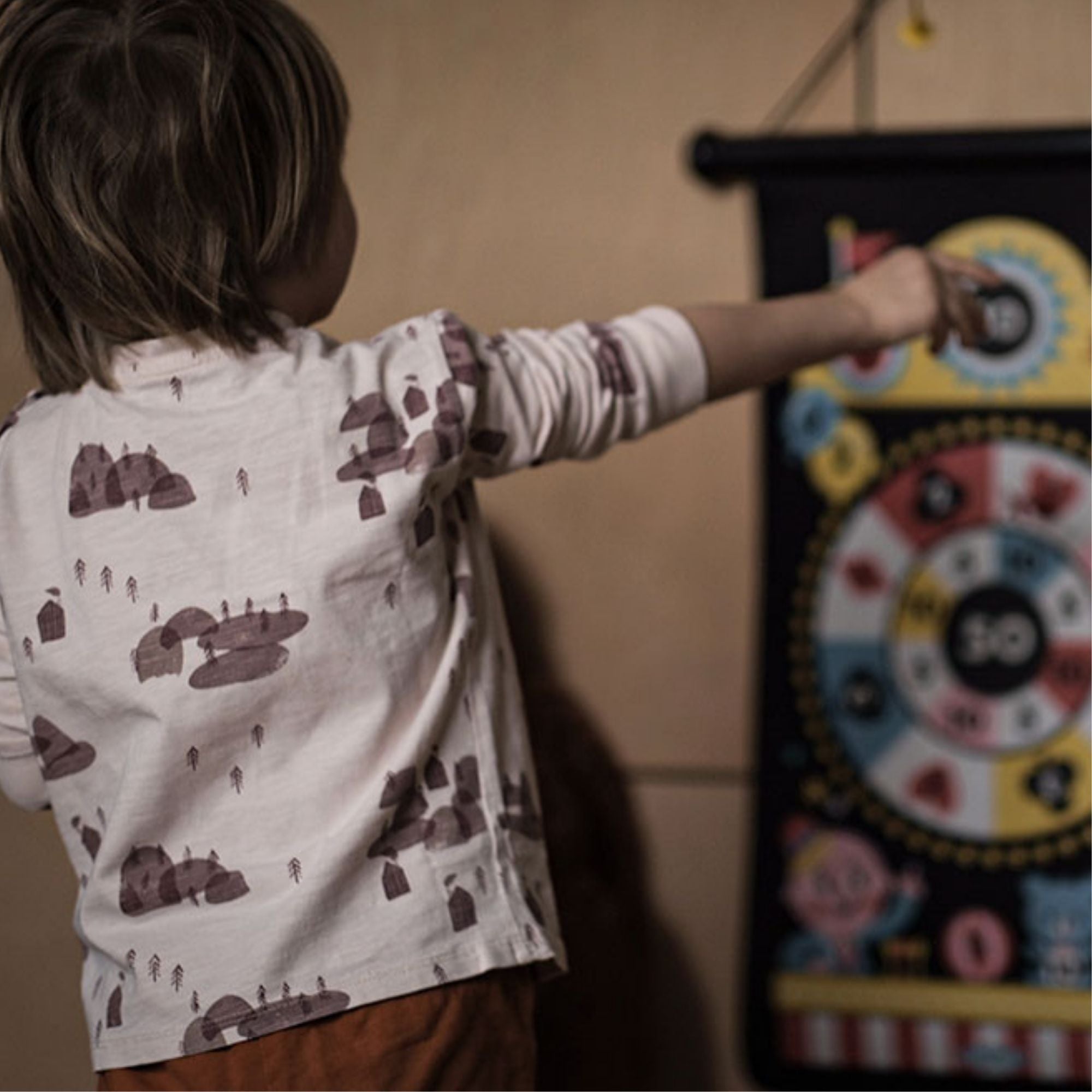 Janod Magnetyczna gra w rzutki Wesołe miasteczko 4+ - 4kidspoint.pl