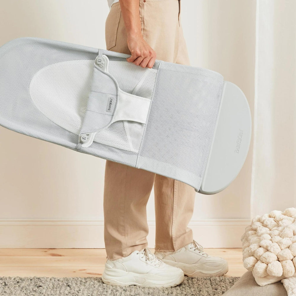 BABYBJORN Leżaczek dla niemowlaka BALANCE SOFT MESH Szary/Biały