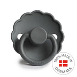 Frigg Smoczek dla niemowlaka silikonowy Daisy Graphite 6m+