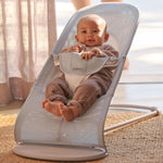 BABYBJORN Leżaczek dla niemowlaka BALANCE SOFT MESH Szary/Biały