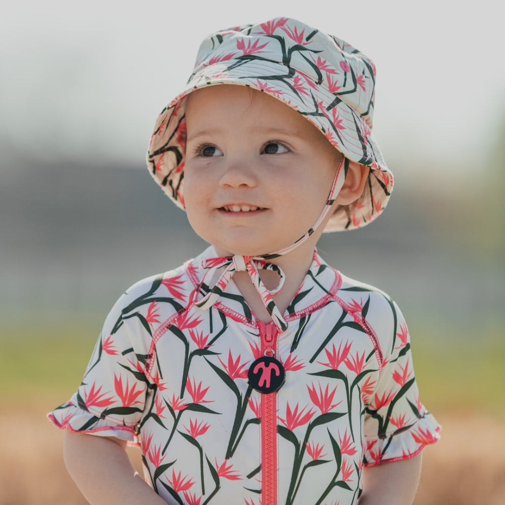 Ducksday Jednoczęściowy strój kąpielowy dla dziewczynki + bucket hat Coco rozmiar 98