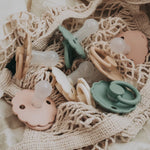 Frigg Smoczek dla niemowlaka silikonowy Daisy Sandstone 6m+