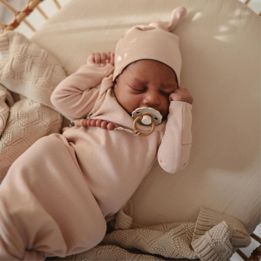 Mushie Pajacyk niemowlęcy wiązany 0-3 m Blush