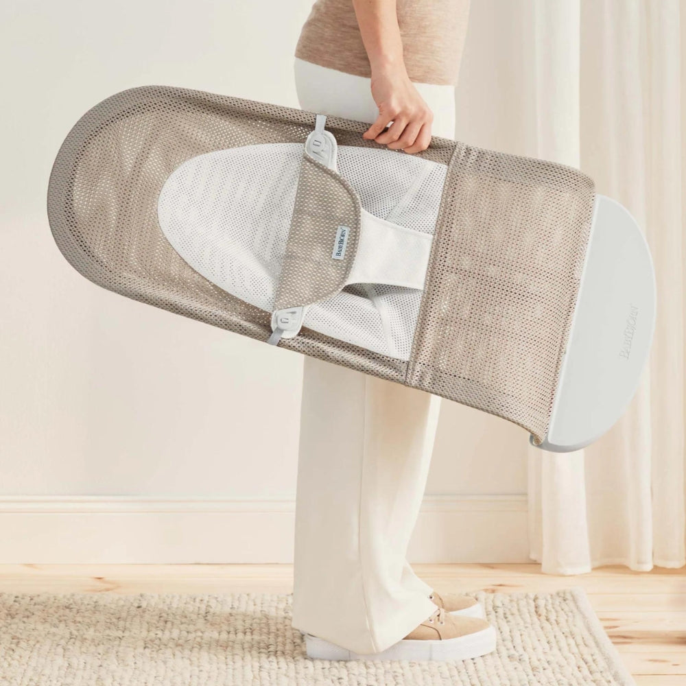 BABYBJORN Leżaczek dla niemowlaka BALANCE SOFT MESH Szary Beż/Biały