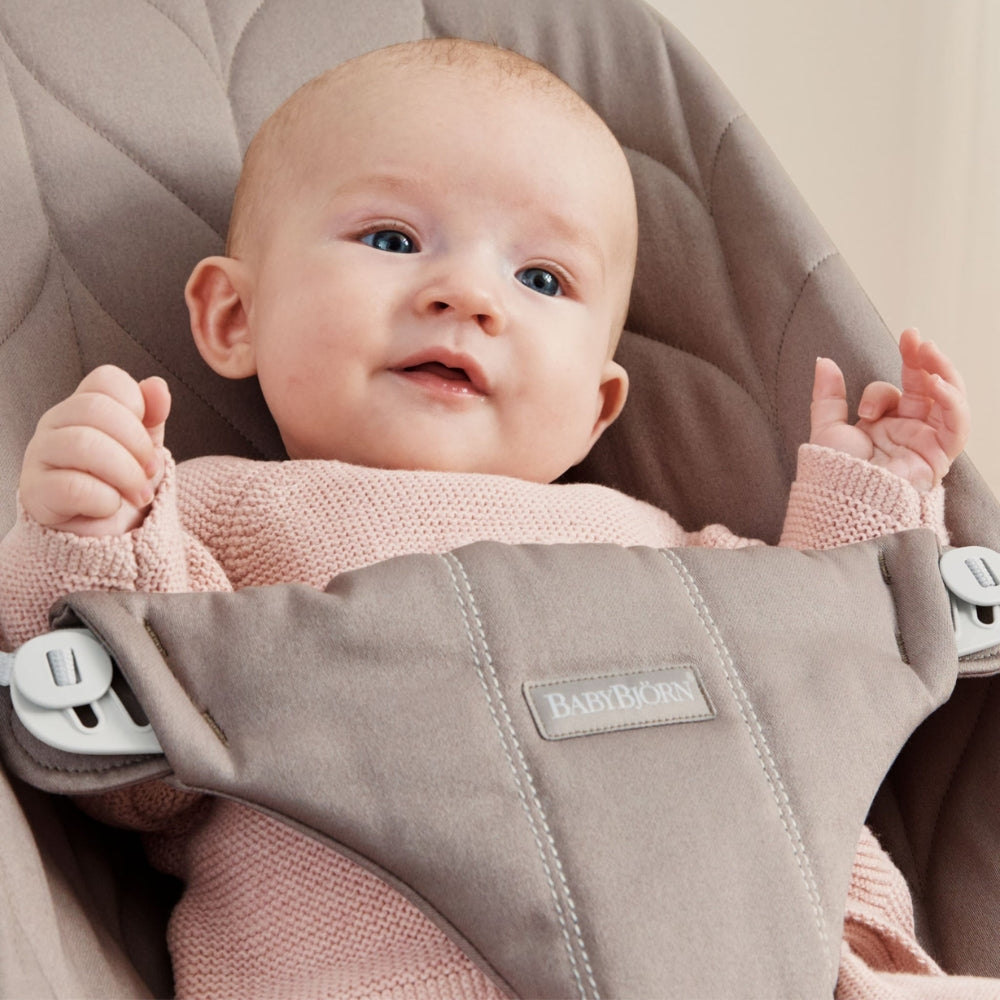 BABYBJORN Leżaczek dla niemowlaka BLISS COTTON Petal Quilt Piaskowy Szary