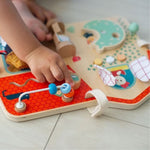 Lilliputiens Drewniana tablica manipulacyjna Farma 9 m+ - 4kidspoint.pl