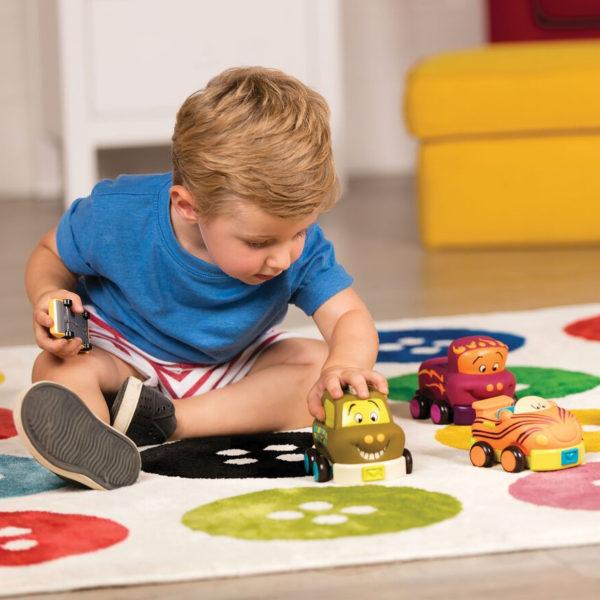 B.Toys Zestaw 4 miękkich autek z napędem Wheeee-ls seledyn i oliwka