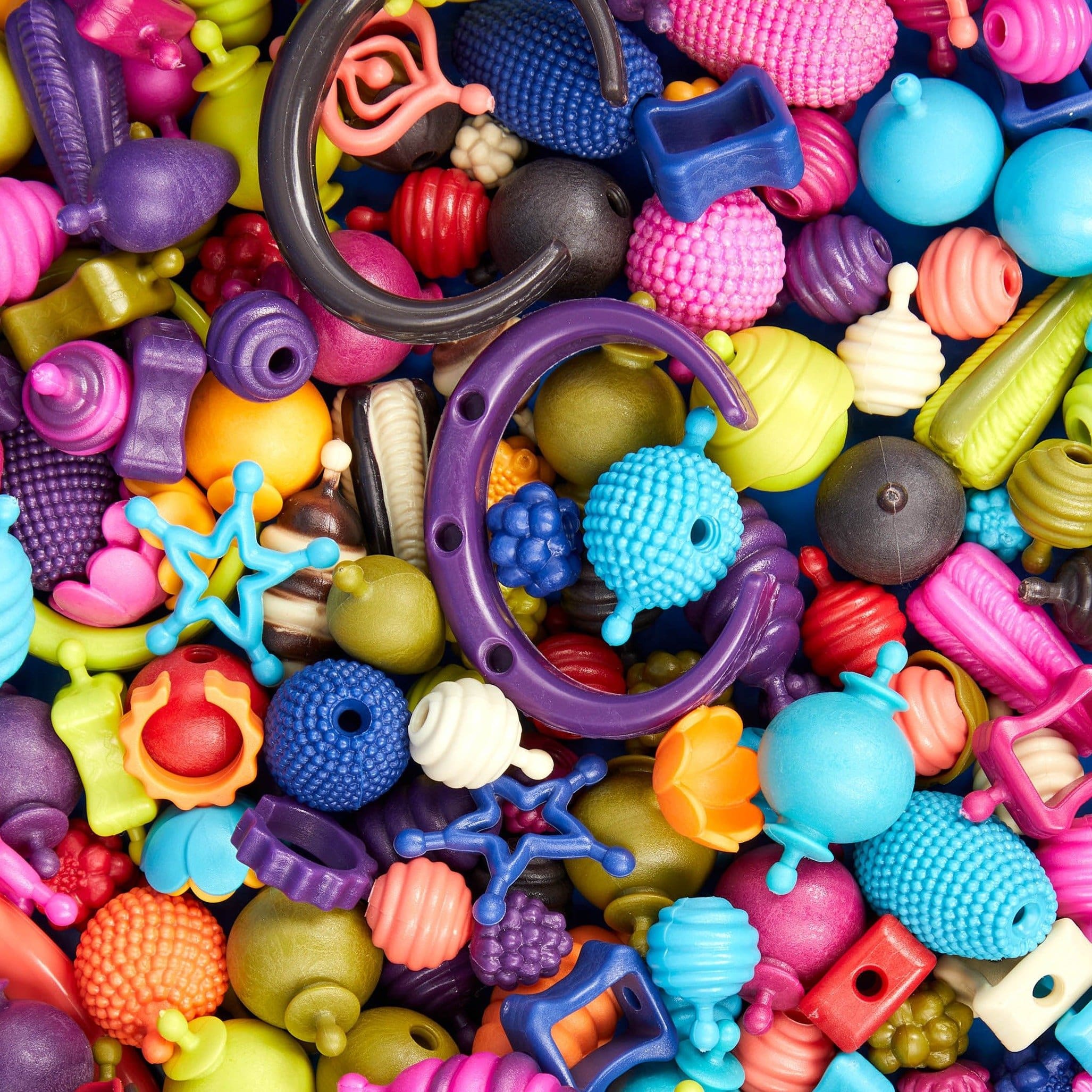 B. Toys Koraliki kreatywny zestaw do tworzenia biżuterii 275 elementów - 4kidspoint.pl