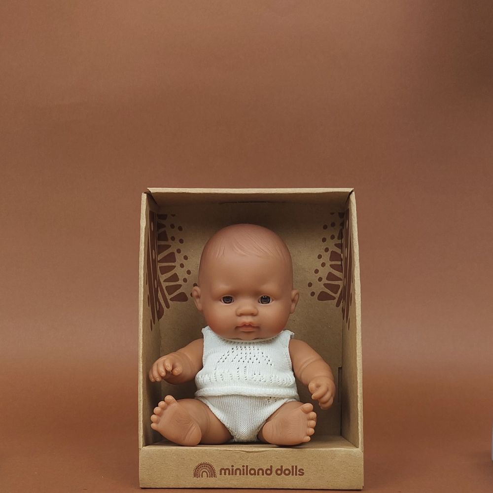 Miniland Mini lalka dzidziuś chłopiec Latynos 21cm