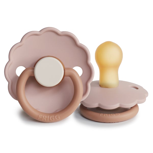 Frigg Smoczek kauczukowy okrągły Daisy Biscuit 6+ - 4kidspoint.pl