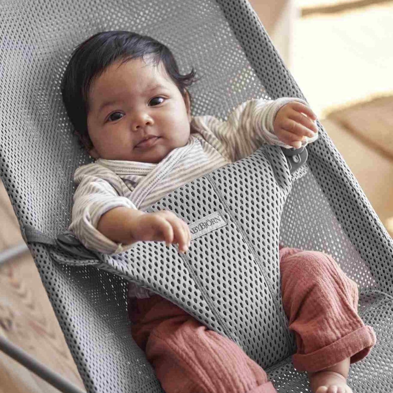 Babybjorn Leżaczek dla dziecka Bliss Mesh szary - 4kidspoint.pl
