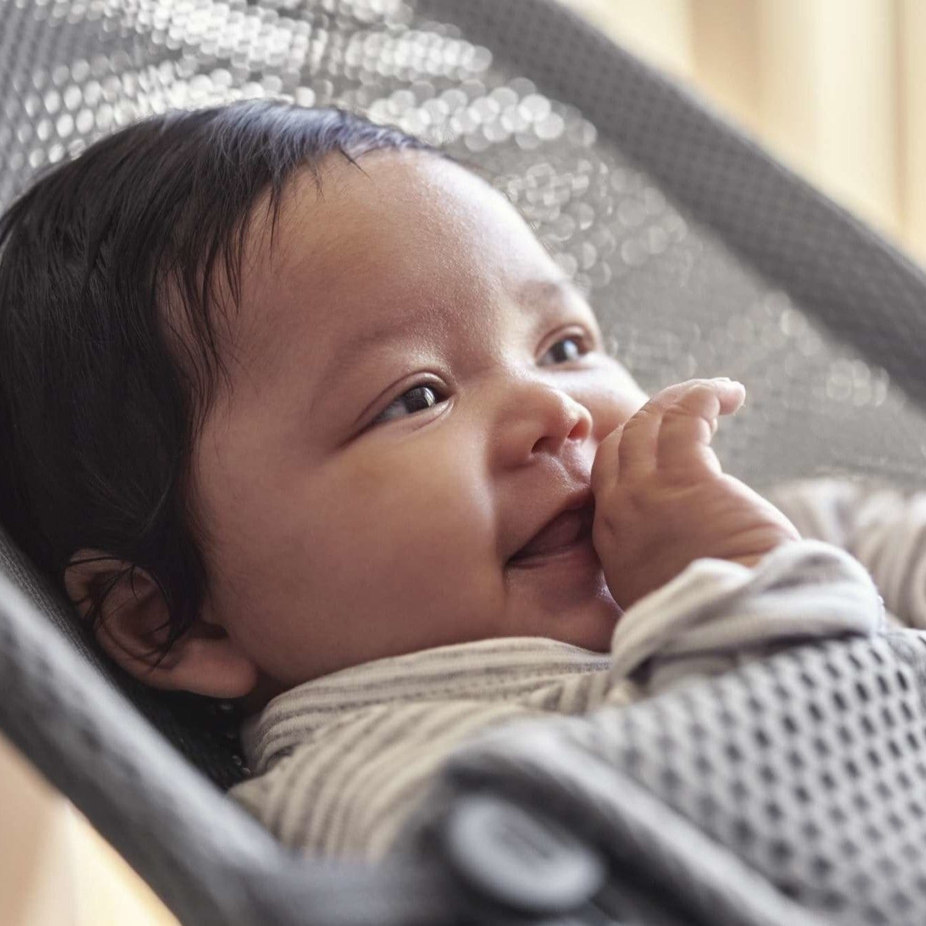 Babybjorn Leżaczek dla dziecka Bliss Mesh szary - 4kidspoint.pl