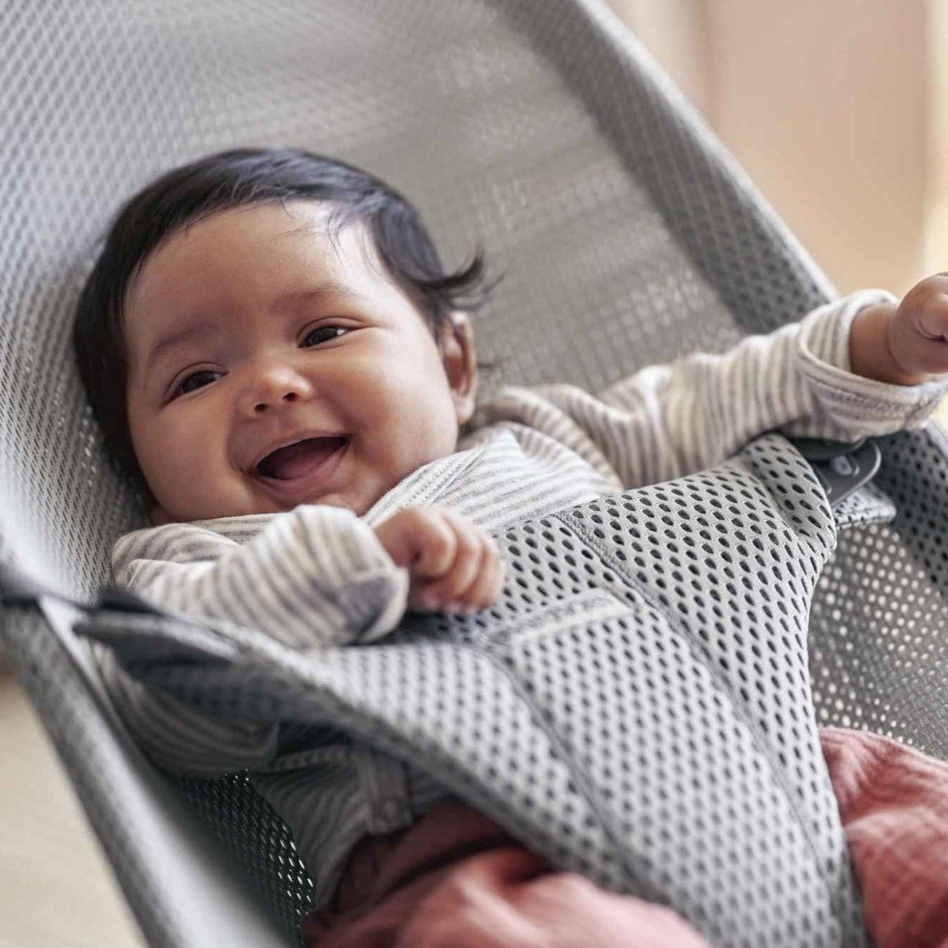 Babybjorn Leżaczek dla dziecka Bliss Mesh szary - 4kidspoint.pl